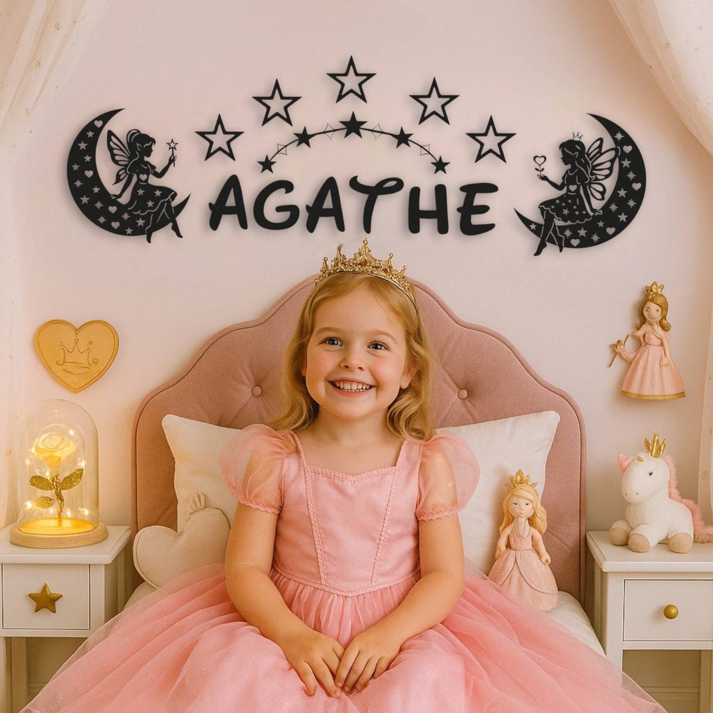 Déco murale féerique personnalisée pour chambre de fille- Fée sur lune