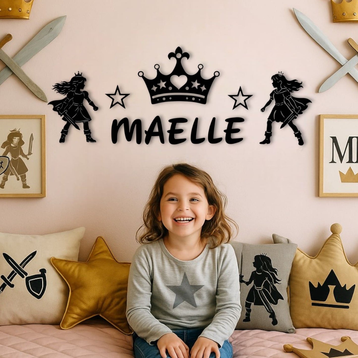 Prénom personnalisé entouré de princesses aventurières