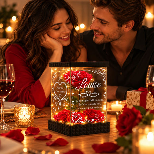 Rose rouge lumineuse personnalisée sur une table devant un couple dans une ambiance romantique