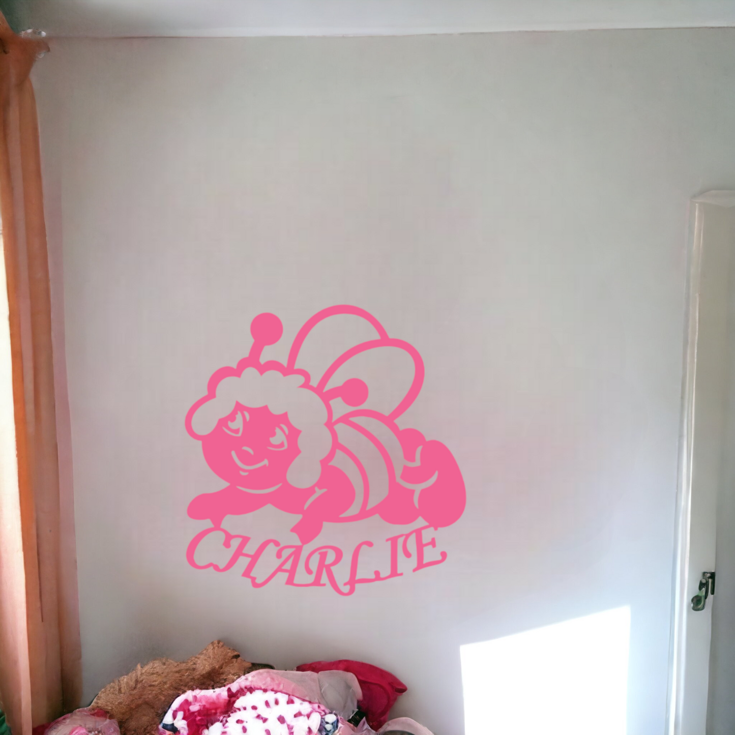 Décoration Murale pour Enfant Personnalisée avec Prénom et Abeille