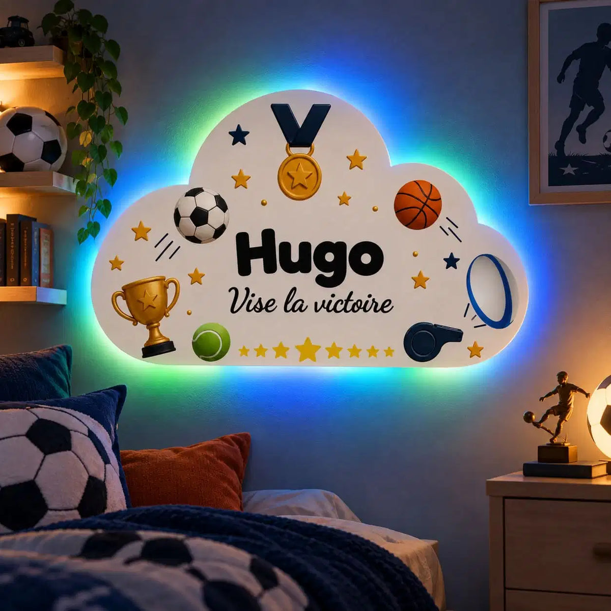 Nuage lumineux personnalisé sports avec halo LED RGB dans une chambre enfant